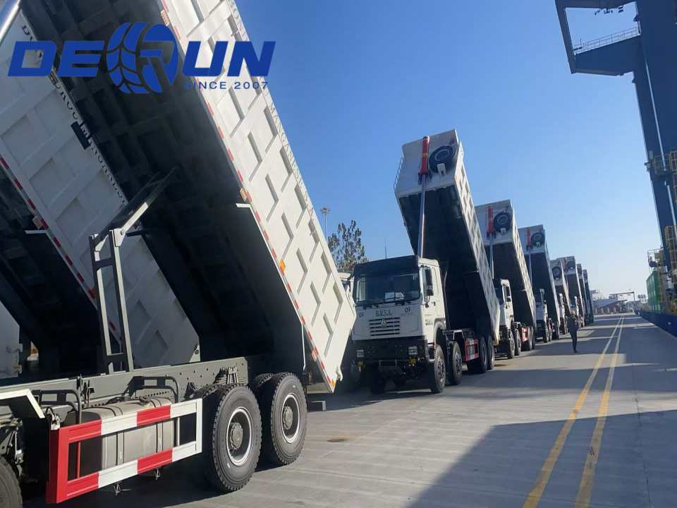 Sinotruk Howo Howo 10 ຄັນທີ່ລົດບັນທຸກໄດ້ມາຮອດຢູ່ທີ່ Port ແລະກຽມພ້ອມທີ່ຈະໄປ Sinotruk Howo Howo 10 ຄັນທີ່ລົດບັນທຸກໄດ້ມາຮອດຢູ່ທີ່ Port ແລະກຽມພ້ອມທີ່ຈະໄປ
